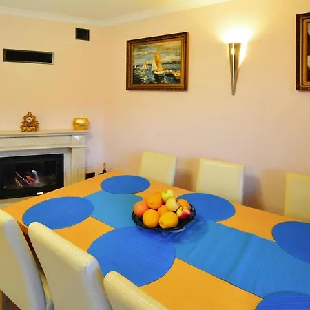 Vakantiehuis Comfortable With A Private Garden Grzybowo (West Pomeranian)