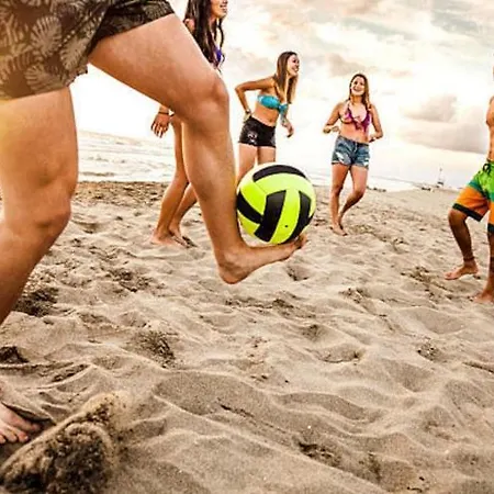 Prázdninový dům Comfortable With A Private Garden *